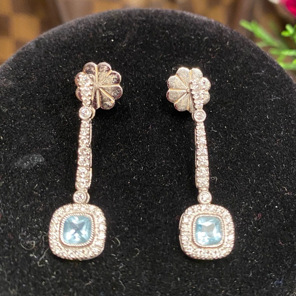18k White gold diamond & blue topaz earrings